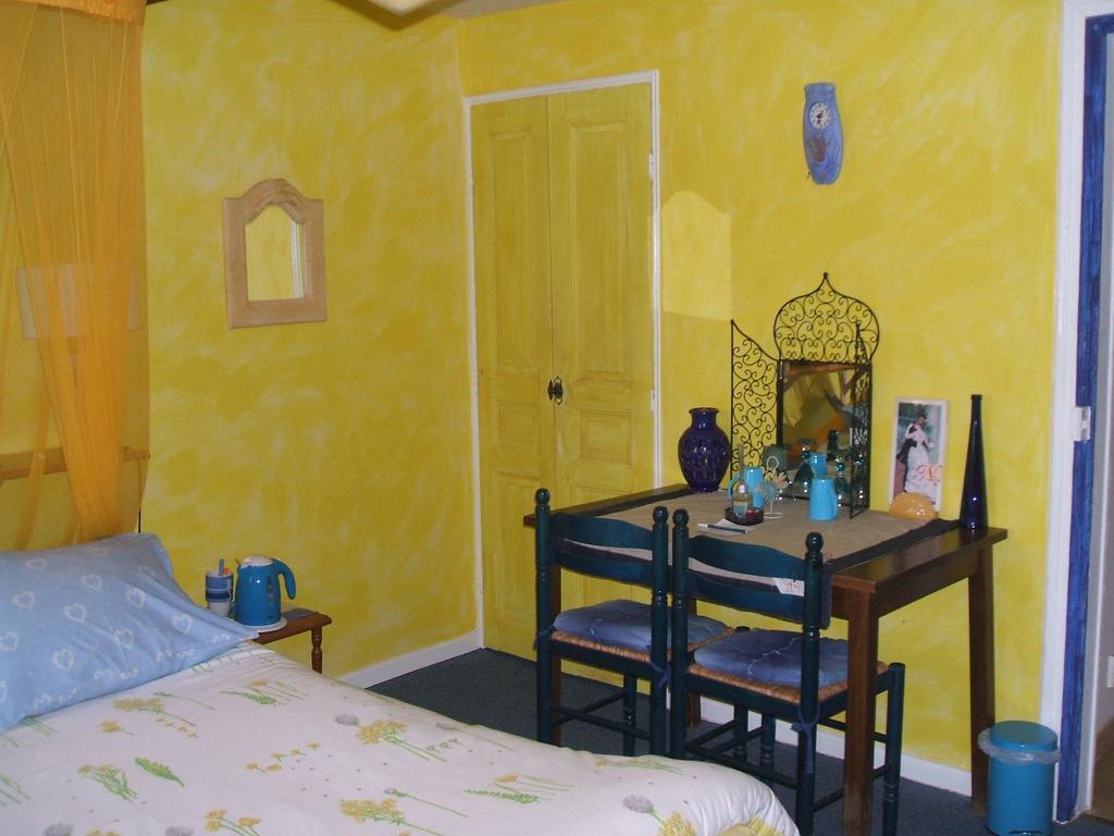 Mas Des Retrouvailles Villa Chateaurenard Room photo
