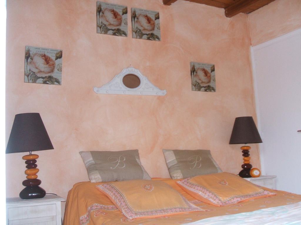 Mas Des Retrouvailles Villa Chateaurenard Room photo